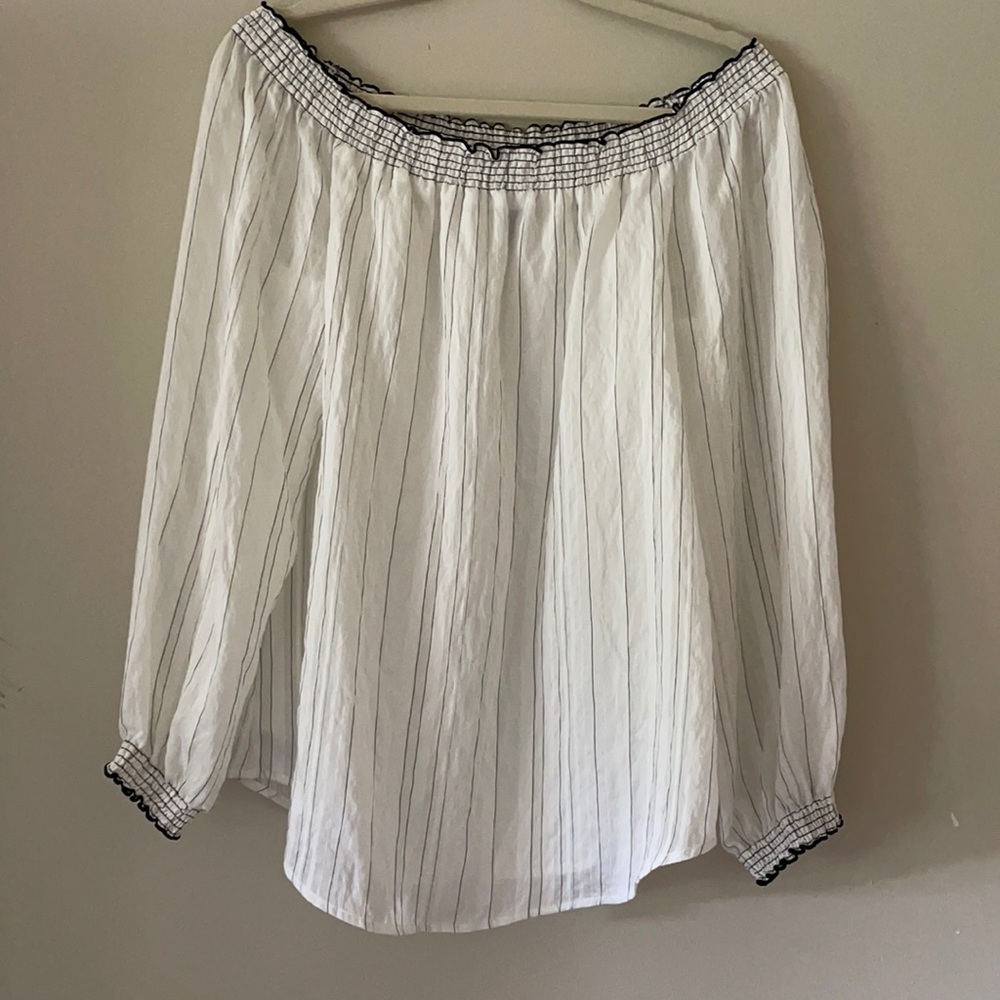 NWOT WHBM off shoulder blouse white with black